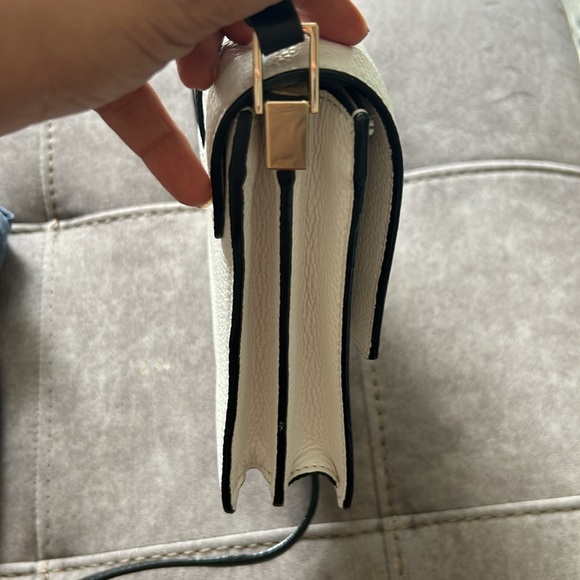 Kate Spade Josephine Parchment Drive crossbody
Colorblock black white purse - Picture 4 of 7